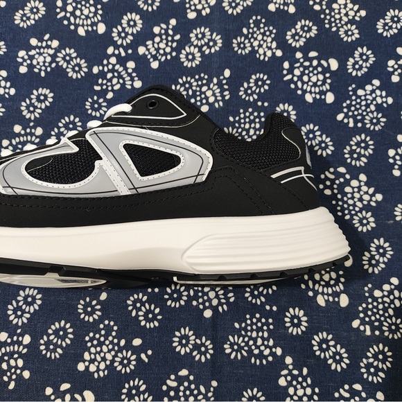 DIOR B30 Black&White Sneakers - Picture 6 of 10